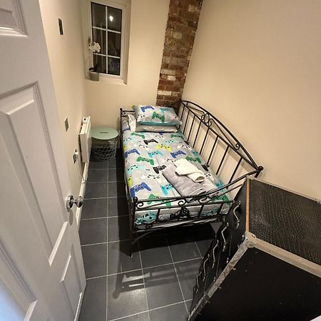 Flat 3 Meadow View Cozy Getaway Apartment Hurst Ngoại thất bức ảnh