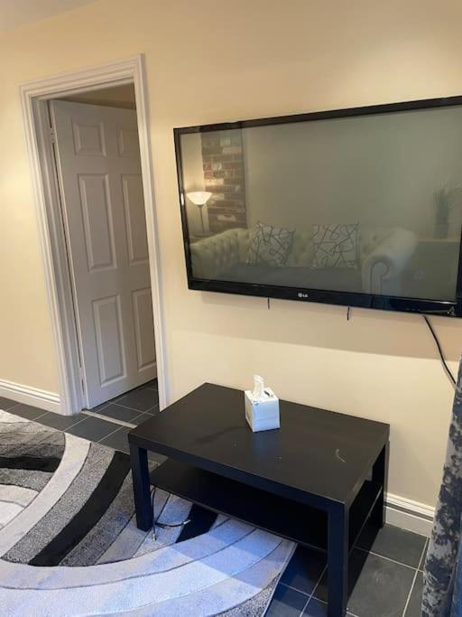 Flat 3 Meadow View Cozy Getaway Apartment Hurst Ngoại thất bức ảnh