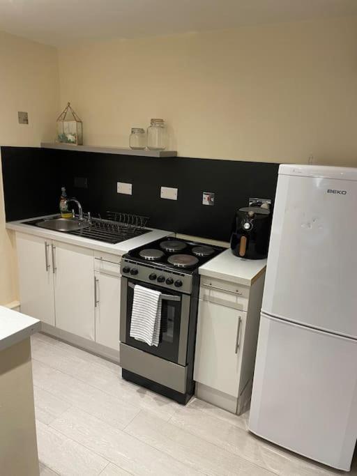Flat 3 Meadow View Cozy Getaway Apartment Hurst Ngoại thất bức ảnh